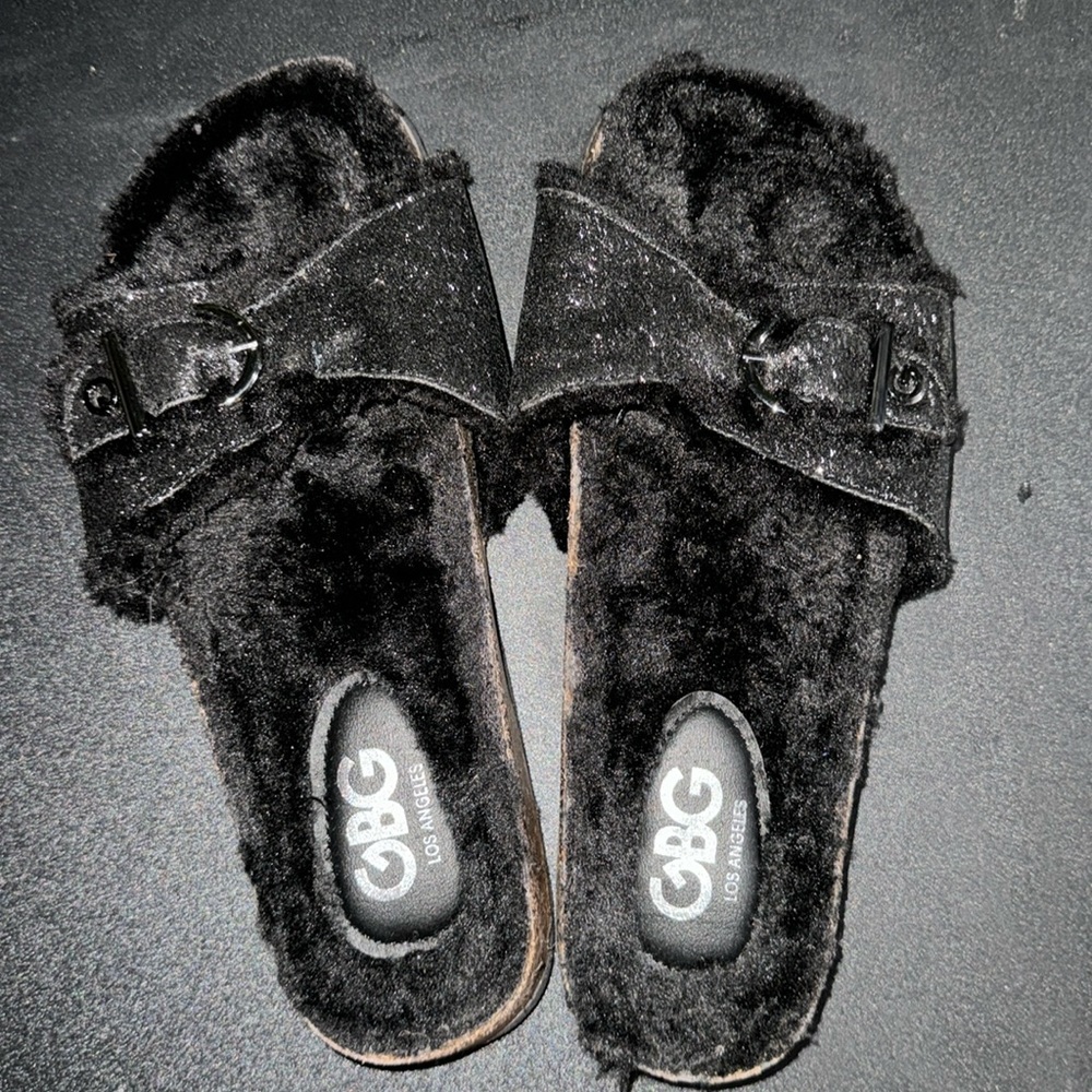 lightly worn glittered fuzzy sandals women’s size 8